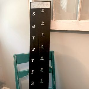 Wooden Monday-Sunday Wall Oranizer
